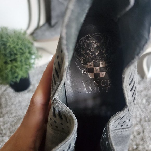 *HP* Vince Camuto Grey Suede Booties - Picture 3 of 8